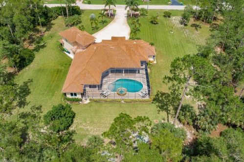 65 31 St, Naples FL 34117-3100 exterior