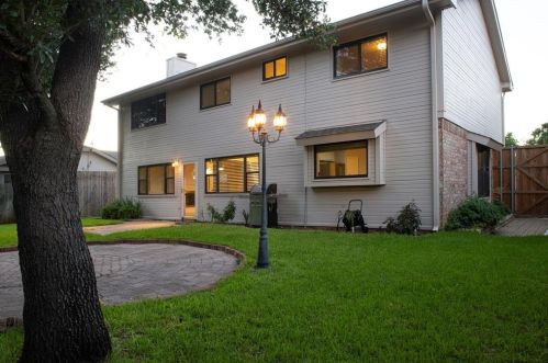 300 Springridge Ln, Euless TX  76039-8034 exterior