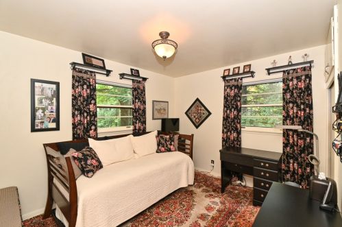 1524 El Rancho Dr, Thiensville WI  53092-5623 exterior