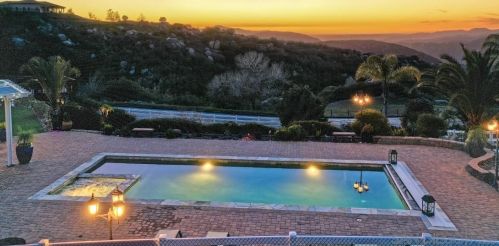 550 Old Stagecoach Run, Alpine CA  91901-1478 exterior