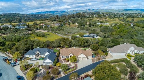 245 Plancha Way, Pismo Beach CA  93420-4611 exterior