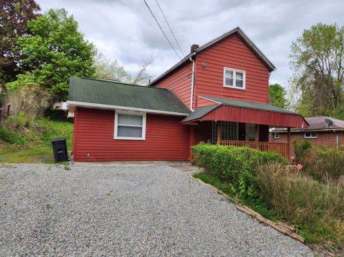 2711 Harrison St, Mckeesport, PA 15132-5742