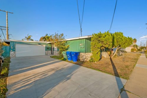3812 Conrad Ave, San Diego, CA 92117-1836