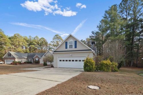 6031 Masters Cir, Sanford, NC 27332-7418