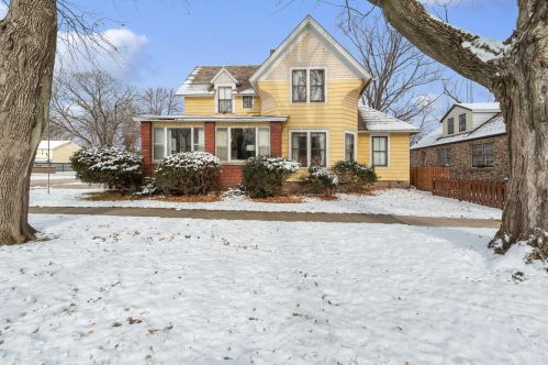 433 Spring St, Lake Geneva, WI 53147-1239