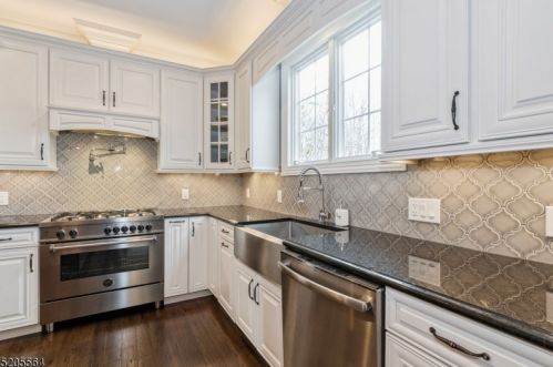 1761 Cooper Rd, Scotch Plains NJ  07076-2525 exterior