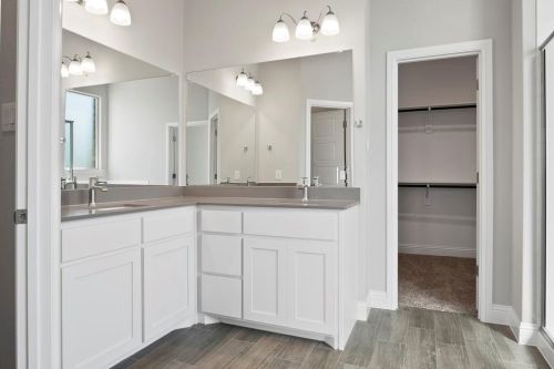 1105 Whispering Hills Dr, Midlothian TX  76063-6603 exterior