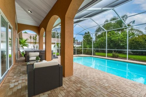 3911 Yellow Finch Ln, Lutz, FL 33558-2706