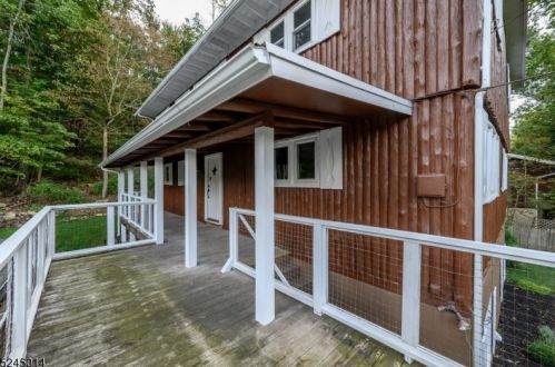 145 Forest Lake Dr, Andover NJ  07821-4020 exterior