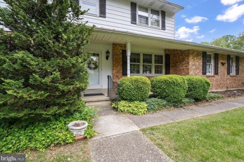 2701 Landon Dr, Wilmington, DE 19810-2211