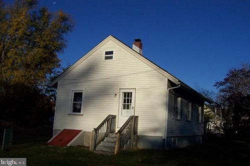 120 Erie Ave, Barrington, NJ 08007-1327