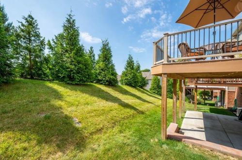 403 Maple Ridge Dr, Canonsburg PA  15317-7306 exterior