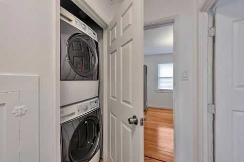 2031 103rd Ave, Oakland CA  94603-3325 exterior