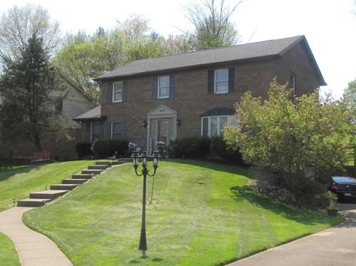 696 Oakridge Dr, Hamilton, KY 41091-9010