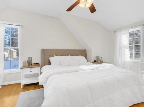 8 Town Farm Rd, Salem NH  03079-2454 exterior