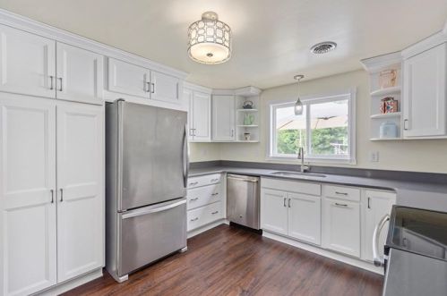 1115 Kline Rd, Zelienople, PA 16063-2907