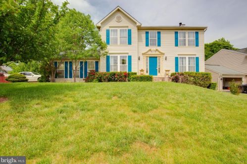 8 Emerald Dr, Fredericksburg, VA 22406-7223