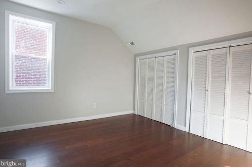 1054 Stuyvesant Ave, Trenton NJ  08618-4123 exterior