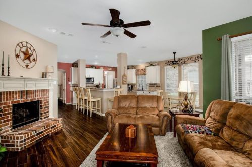 4217 Tiffany Dr, Lewisville TX  75022-0951 exterior