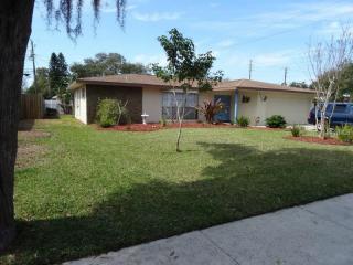 6590 115th Ln, Largo, FL 33772-6605