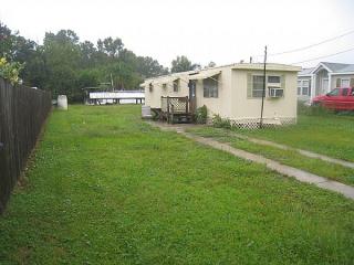 119 Pine St, Satsuma, FL 32189-2657