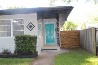135 14th Ave, Saint Petersburg FL  33701-1105 exterior