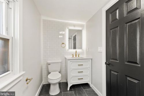 1922 Holly St, Harrisburg PA  17104-1916 exterior