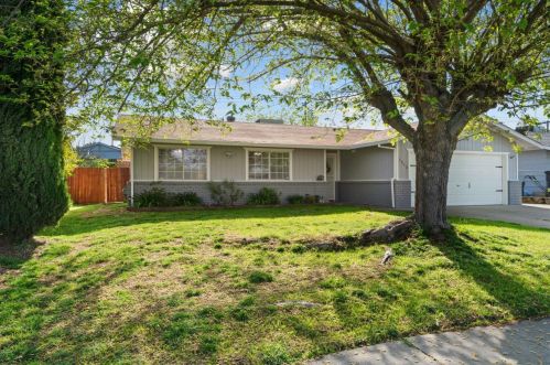 7212 Hutchins Way, North Highlands, CA 95660-3436