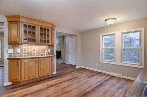 55 Pine River Rd, North Haven CT  06473-3312 exterior