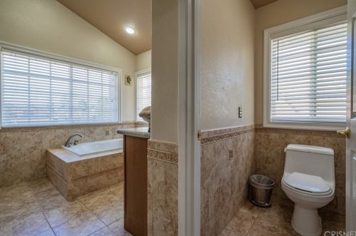 2828 Inyo Cir, Simi Valley CA 93063-2002 exterior