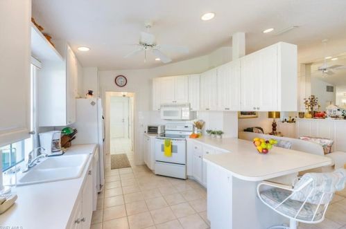 4589 Pasadena Ct, Naples, FL 34109-3330