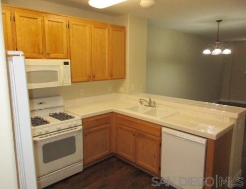 1423 Paseo Aurora, San Diego, CA 92154-4867