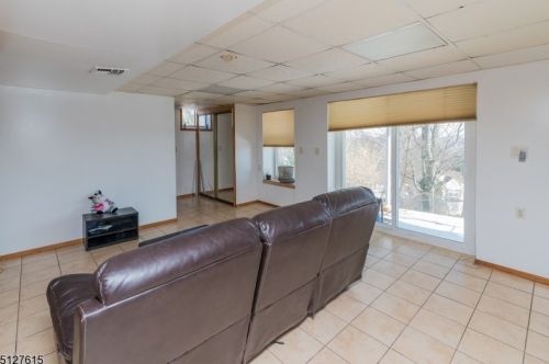 24 Brownstone Ter, Paterson NJ  07506-3447 exterior