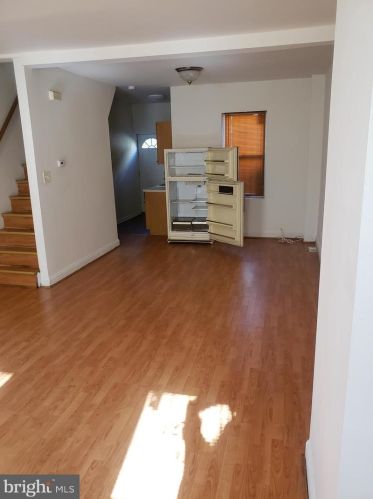 3930 Coral St, Philadelphia, PA 19124-5015