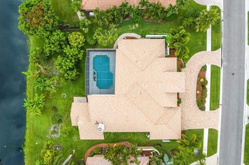 6670 Newport Lk Cir, Boca Raton FL 33496-3001 exterior