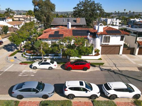 3503 Yosemite St, San Diego, CA 92109-6734