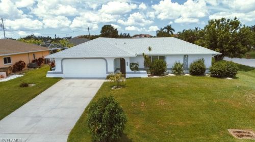 112 13th Pl, Cape Coral, FL 33909-2609