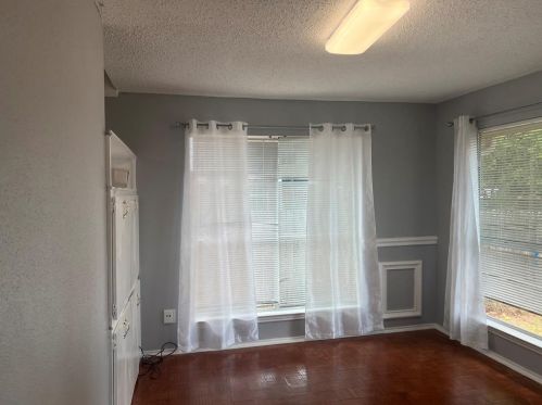 4712 Castleman Dr, Austin TX  78725-1720 exterior