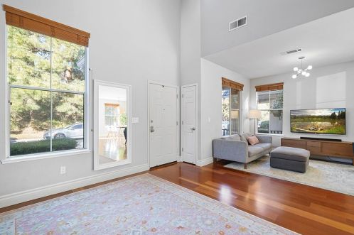 113 Estrada Dr, Mountain View CA  94043-5266 exterior