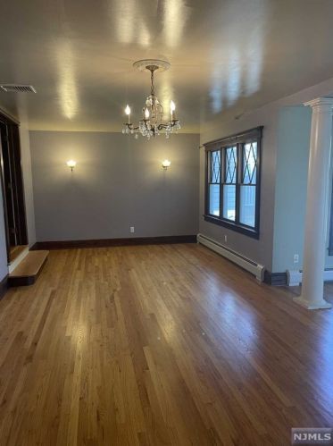 329 Stillwell Pl, Ridgewood, NJ 07450-5124