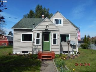 92220 Lewis And Clark Rd, Tongue Point OR  97103-8330 exterior