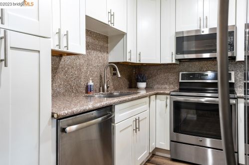 161 Holiday Hills Dr, Pacheco CA  94553-4211 exterior