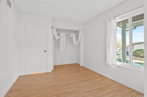 19712 Avenue Of The Oaks, Santa Clarita CA  91321-1311 exterior