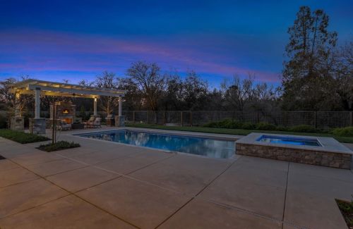 10817 Goldsborough Cir, Valley Home CA 95361-7649 exterior