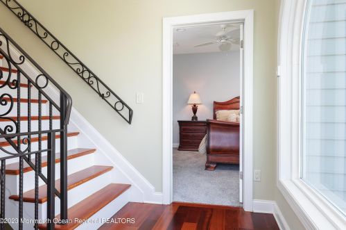 8 Benton Ave, Leonardo NJ  07737-1403 exterior