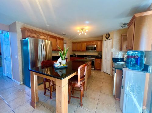 1142 Floresta Dr, Fort Pierce FL  34983-2758 exterior