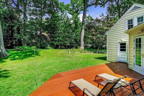 184 Barnard Rd, New Rochelle NY  10801-1306 exterior