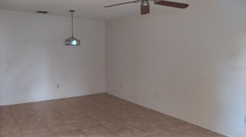 8077 Parrot Dr, Orlando, FL 32825-9009