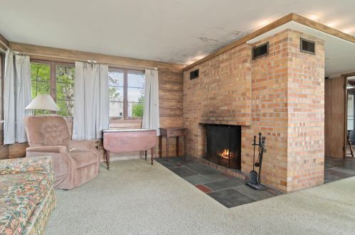 13530 Lakewood Dr, Thiensville WI  53097-2412 exterior