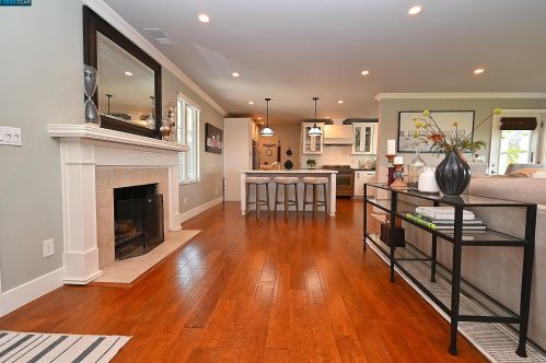 122 El Toyonal, Orinda CA  94563-2133 exterior